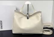 Uubags Jacquemus large Valérie soft bag in grained goat leather with silver hardware 32x20x11cm - 1