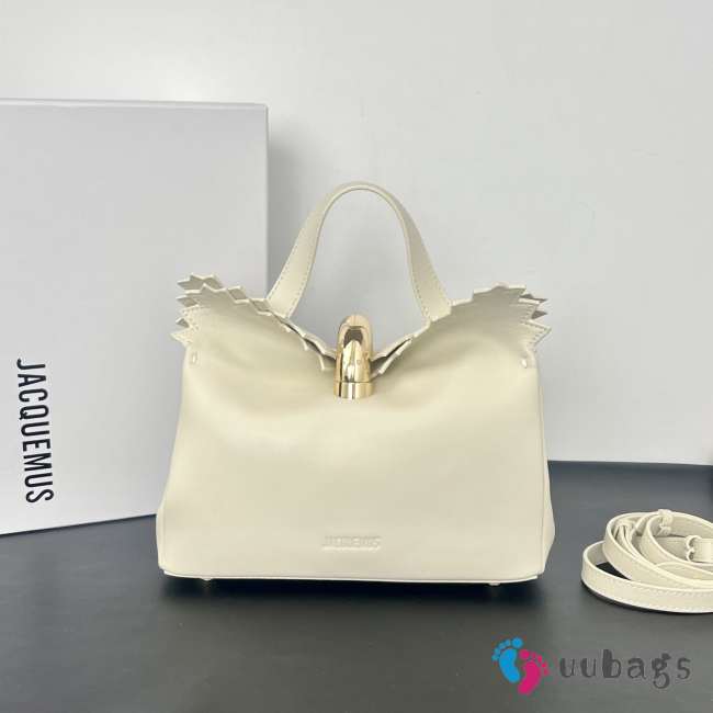 Uubags Jacquemus small Valérie soft bag in grained goat leather with gold hardware 24x14x7.5cm - 1