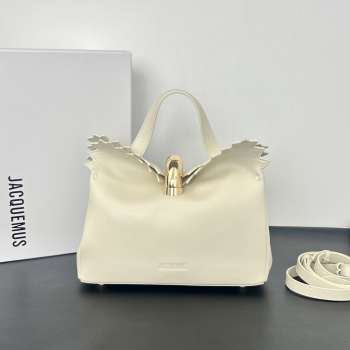 Uubags Jacquemus small Valérie soft bag in grained goat leather with gold hardware 24x14x7.5cm