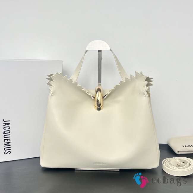 Uubags Jacquemus large Valérie soft bag in grained goat leather with gold hardware 32x20x11cm - 1