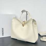 Uubags Jacquemus large Valérie soft bag in grained goat leather with gold hardware 32x20x11cm - 4