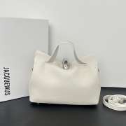 Uubags Jacquemus small Valérie calfskin leather bag in white 24x14x7.5cm - 6