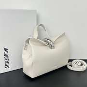 Uubags Jacquemus small Valérie calfskin leather bag in white 24x14x7.5cm - 5