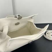 Uubags Jacquemus small Valérie calfskin leather bag in white 24x14x7.5cm - 4