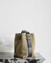 Uubags Chanel Medium Bucket Bag In Suede Calfskin, Calfskin & Gold-Tone Metal Dark Beige & Black 23x23x14.5cm - 2