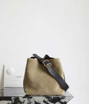 Uubags Chanel Medium Bucket Bag In Suede Calfskin, Calfskin & Gold-Tone Metal Dark Beige & Black 23x23x14.5cm - 4