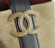 Uubags Chanel Medium Bucket Bag In Suede Calfskin, Calfskin & Gold-Tone Metal Dark Beige & Black 23x23x14.5cm - 5
