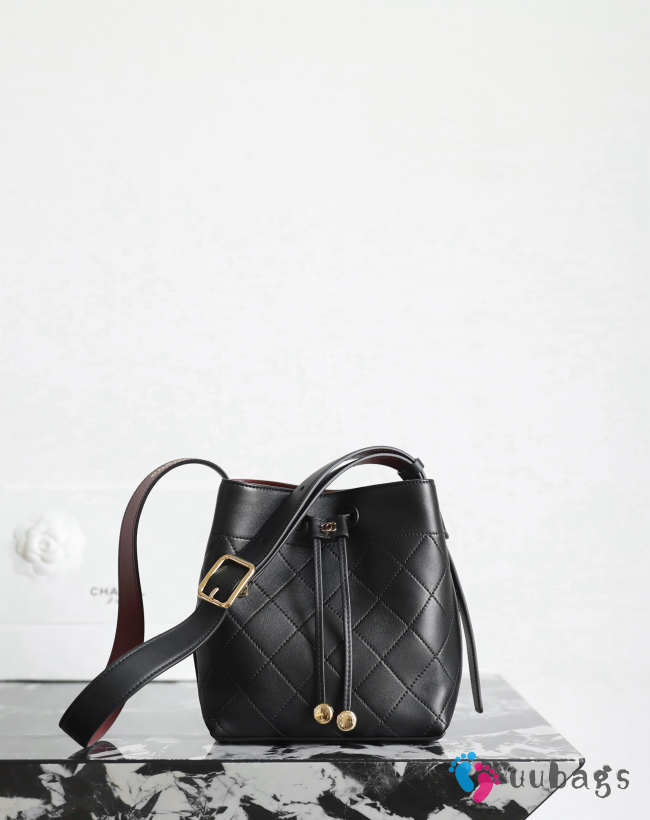 Uubags Chanel Small Bucket Bag In Calfskin & Gold-Tone Metal Black 19x18x10cm - 1