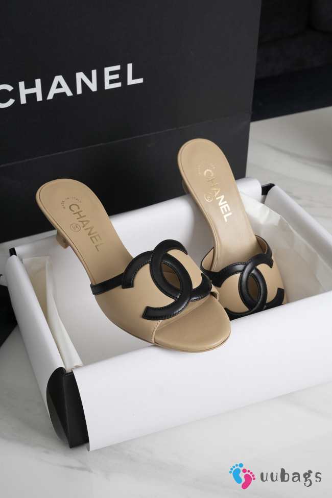 Uubags Chanel Mules Lamb In Beige & Black 4.5cm - 1