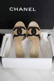 Uubags Chanel Mules Lamb In Beige & Black 4.5cm - 2