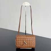 Uubags Bottega Veneta Andiamo Pouch On Strap In Tannin 19x13x2cm - 1