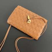 Uubags Bottega Veneta Andiamo Pouch On Strap In Tannin 19x13x2cm - 3
