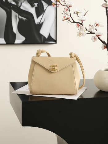 Uubags Chanel Small Shopping Bag In Grained Calfskin, Lambskin And Gold Metal Light Beige 16x22x8cm