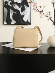 Uubags Chanel Small Shopping Bag In Grained Calfskin, Lambskin And Gold Metal Light Beige 16x22x8cm - 3