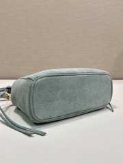 Uubags Prada Carry mini suede handbag in blue 19x21x7cm - 3