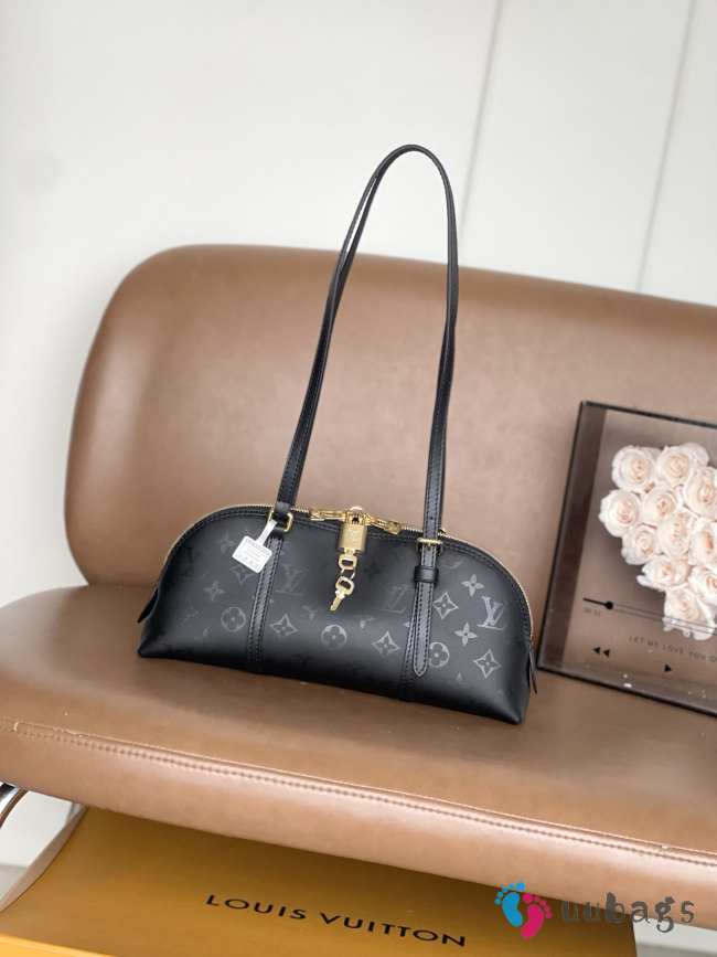 Uubags Louis Vuitton M3A167 Squire East West Bag Boldly Black Calfskin 29x14x8cm - 1