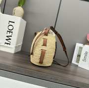 Uubags Loewe x Paula's Ibiza Beehive Basket Bucket Bag In Raffia 22x12x22cm - 5