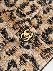 Uubags Chanel maxi flap bag tweed, synthetic fabric & gold-toned metal in brown, black & white 26x38.5x11cm - 4