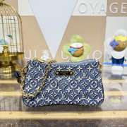 Uubags Louis Vuitton M29895 Pochette Liv Monogram Emblème Bleu 24.5x13.5x6.5cm - 1