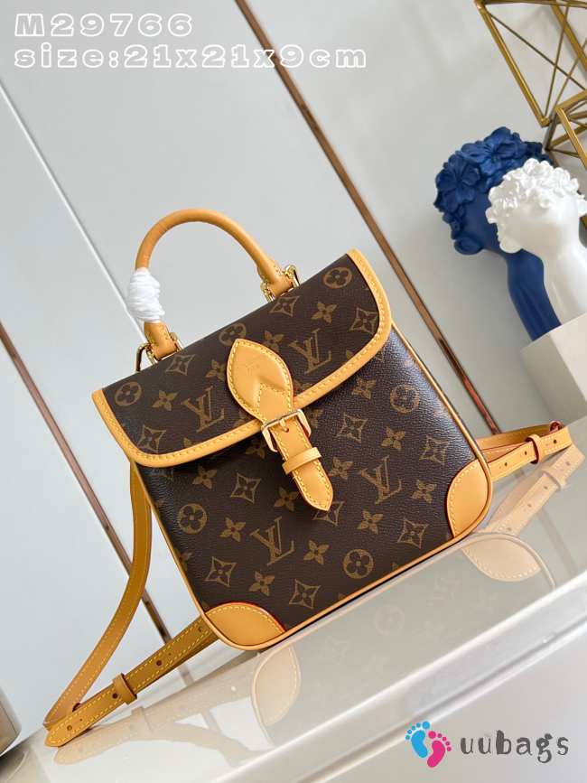 Uubags Louis Vuitton M29766 Diane Backpack Monogram Canvas Material 21x21.5x9cm - 1