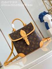 Uubags Louis Vuitton M29766 Diane Backpack Monogram Canvas Material 21x21.5x9cm - 1