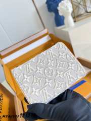 Uubags Louis Vuitton M2A152 Victorine Monogram Emblème Pattern In Peuplier Color 12x9.5x2.5cm - 2