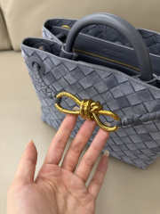 Uubags Bottega Veneta small Andiamo bag in supple intrecciato suede with denim effect cloudy indigo/gravel 25x20x10cm - 5