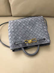 Uubags Bottega Veneta small Andiamo bag in supple intrecciato suede with denim effect cloudy indigo/gravel 25x20x10cm - 2