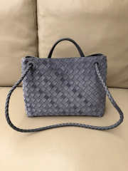 Uubags Bottega Veneta medium Andiamo bag in supple intrecciato suede with denim effect cloudy indigo/gravel 32x11x25cm - 4