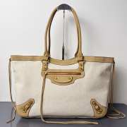 Uubags Balenciaga Le City Beach tote bag medium in natural beige linen canvas with camel waxed suede calfskin trims, aged-gold hardware 41x28.5x13cm - 1