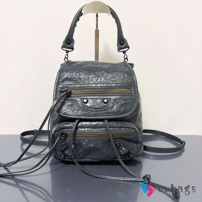 Uubags Balenciaga Le City backpack mini in grey Arena lambskin, brass hardware 23x22x11cm - 1