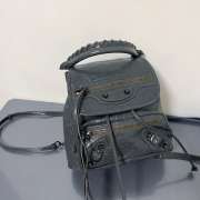 Uubags Balenciaga Le City backpack mini in grey Arena lambskin, brass hardware 23x22x11cm - 2