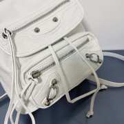 Uubags Balenciaga Le City backpack mini in optic white Arena lambskin, brass hardware 23x22x11cm - 4
