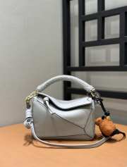 Uubags Loewe mini Puzzle bag in light grey smooth calfskin and nappa lambskin 18x8x12.5cm - 6