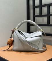 Uubags Loewe small Puzzle bag in light gray smooth calfskin and nappa lambskin 24x10x14cm - 1