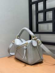 Uubags Loewe small Puzzle bag in light gray smooth calfskin and nappa lambskin 24x10x14cm - 5