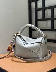 Uubags Loewe small Puzzle bag in light gray smooth calfskin and nappa lambskin 24x10x14cm - 4