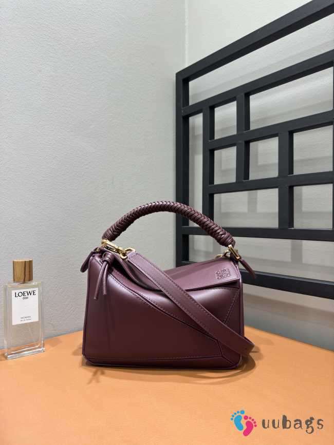 Uubags Loewe small Puzzle bag in dark burgundy smooth calfskin and nappa lambskin 24x10x14cm - 1