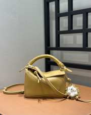 Uubags Loewe mini Puzzle bag in sand mellow calfskin 18x8x12.5cm - 1