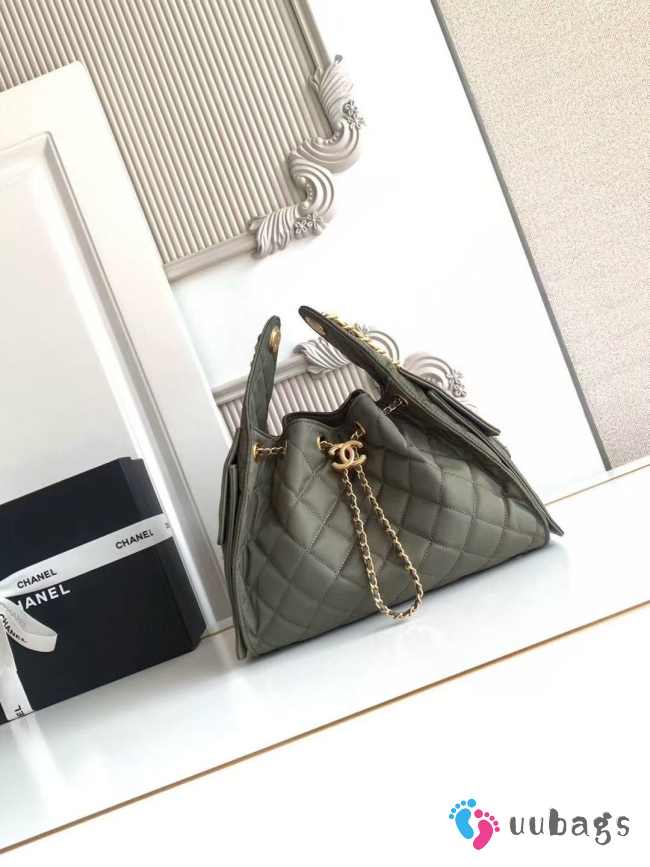 Uubags Chanel 25 Quilted Nylon Chain Shoulder Bag in Olive Green 30x26x14cm - 1
