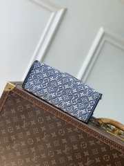 Uubags Louis Vuitton M2A097 OnTheGo PM Bag Monogram Emblème Monogram Bleu 25x19x11.5cm - 4
