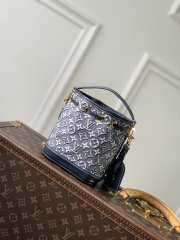 Uubags Louis Vuitton M2A150 Nano Noé Bag Monogram Emblème Monogram Bleu 13x16x10cm - 5