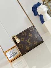 Uubags Louis Vuitton M14530 Noa Compact Wallet Monogram Brown/Blue Iris 11x8.5x1.5cm - 1