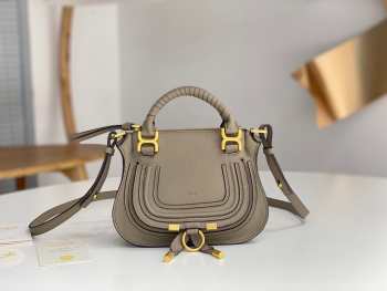 Uubags Chloe mini Marcie bag in light grey grained leather 21x16x8cm