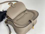 Uubags Chloe mini Marcie bag in light grey grained leather 21x16x8cm - 4