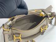 Uubags Chloe mini Marcie bag in light grey grained leather 21x16x8cm - 5
