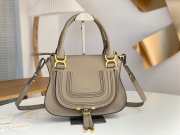 Uubags Chloe small Marcie bag in light gray grained leather 30x23x10cm - 1