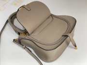 Uubags Chloe small Marcie bag in light gray grained leather 30x23x10cm - 2