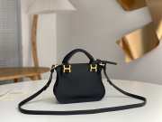 Uubags Chloe mini Marcie bag in black grained leather 21x16x8cm - 6