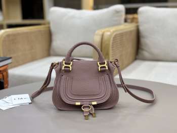 Uubags Chloe mini Marcie bag in pink baby grained leather 21x16x8cm